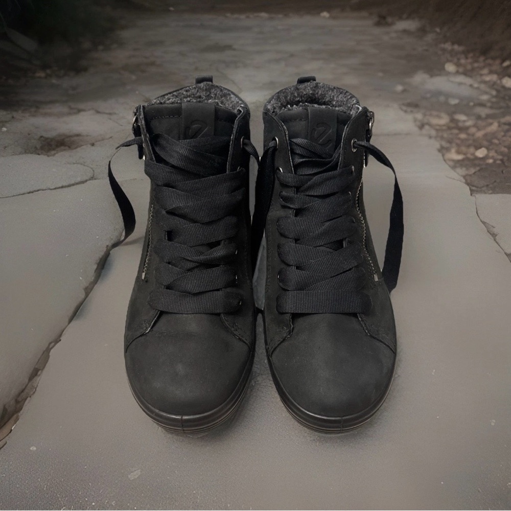 ECCO Woman’s Soft Tred Gore-Tex Ankle Sneaker Boots US size 6-6.5 EU size 37